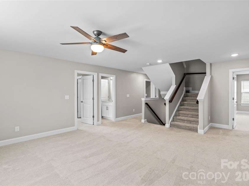 117 Farrier Lane, Statesville, NC 28677.  MLS# CAR4414632, YatesRealty ID 44670. Upper level loft