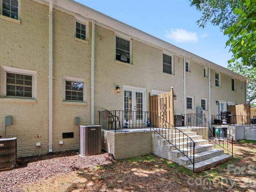 718 Franklin Street, Monroe, NC 28112.  MLS# CAR4413827, YatesRealty ID 44674. 