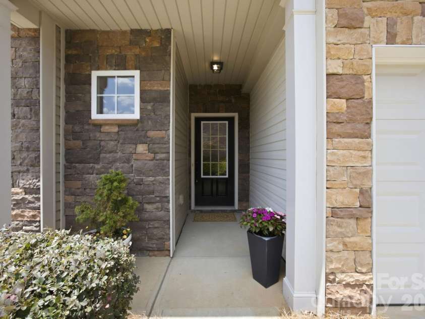 5842 Glassport Lane, Charlotte, NC 28210.  MLS# CAR4409928, YatesRealty ID 44677. 