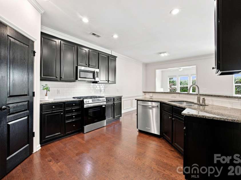 5842 Glassport Lane, Charlotte, NC 28210.  MLS# CAR4409928, YatesRealty ID 44677. 