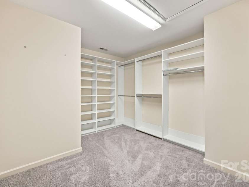 5842 Glassport Lane, Charlotte, NC 28210.  MLS# CAR4409928, YatesRealty ID 44677. 