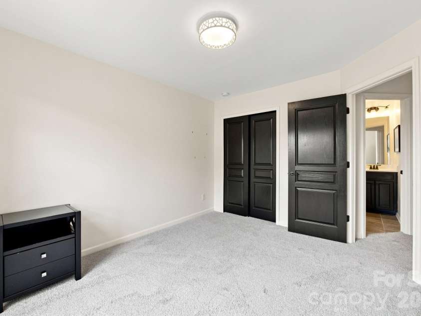 5842 Glassport Lane, Charlotte, NC 28210.  MLS# CAR4409928, YatesRealty ID 44677. 