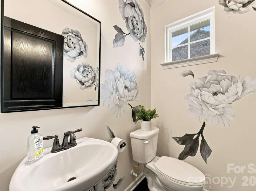 5842 Glassport Lane, Charlotte, NC 28210.  MLS# CAR4409928, YatesRealty ID 44677. 