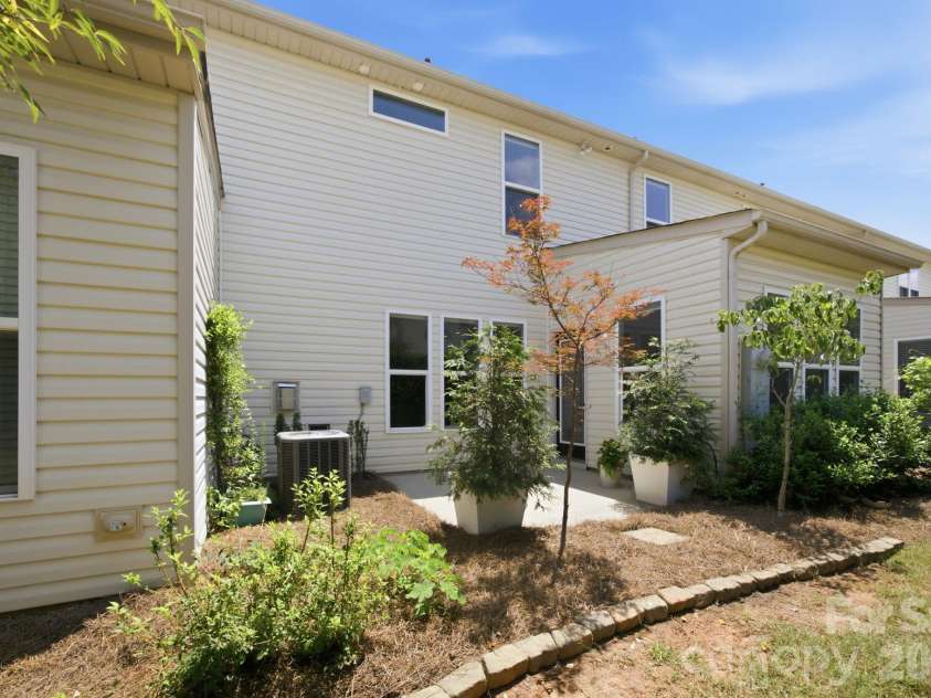 5842 Glassport Lane, Charlotte, NC 28210.  MLS# CAR4409928, YatesRealty ID 44677. 