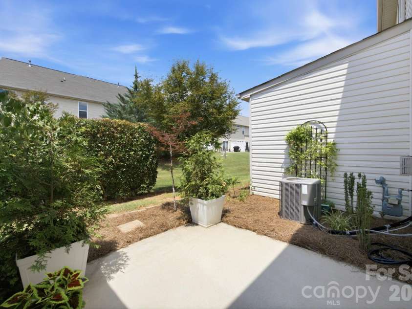 5842 Glassport Lane, Charlotte, NC 28210.  MLS# CAR4409928, YatesRealty ID 44677. 