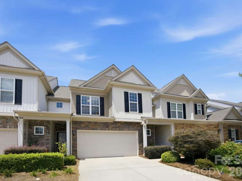 5842 Glassport Lane, Charlotte, NC 28210.  MLS# CAR4409928, YatesRealty ID 44677. 