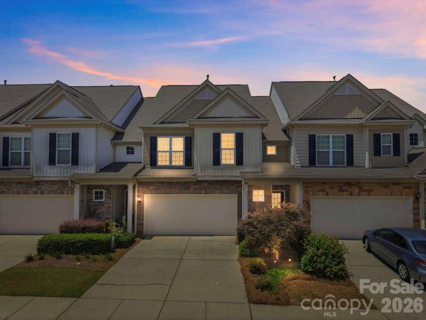5842 Glassport Lane, Charlotte, NC 28210.  MLS# CAR4409928, YatesRealty ID 44677. 