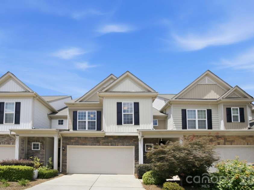 5842 Glassport Lane, Charlotte, NC 28210.  MLS# CAR4409928, YatesRealty ID 44677. 