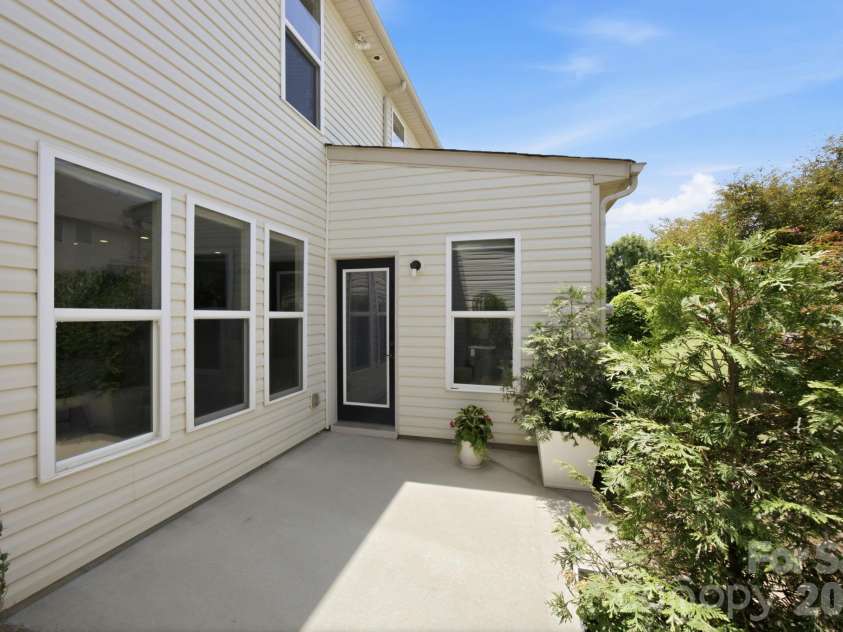 5842 Glassport Lane, Charlotte, NC 28210.  MLS# CAR4409928, YatesRealty ID 44677. 