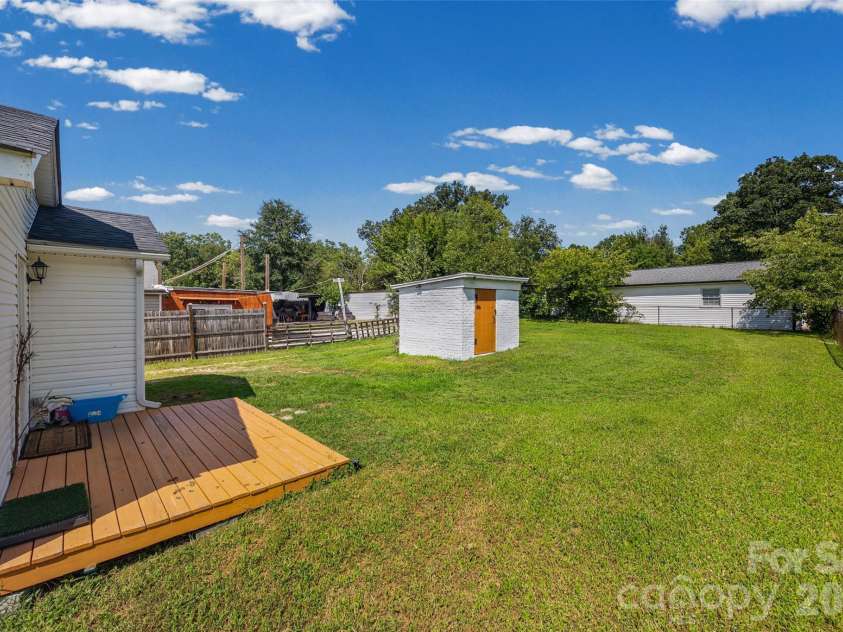 802 Grace Avenue, Kannapolis, NC 28083.  MLS# CAR4413262, YatesRealty ID 44679. 