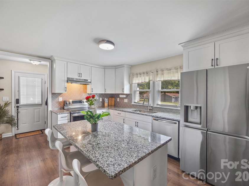 802 Grace Avenue, Kannapolis, NC 28083.  MLS# CAR4413262, YatesRealty ID 44679. 