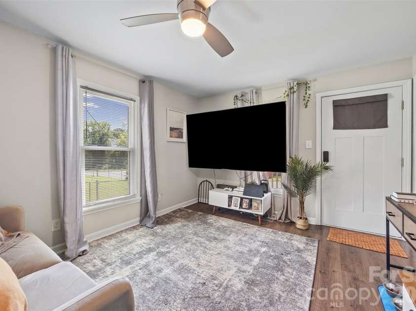 802 Grace Avenue, Kannapolis, NC 28083.  MLS# CAR4413262, YatesRealty ID 44679. 