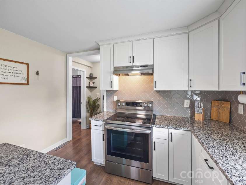 802 Grace Avenue, Kannapolis, NC 28083.  MLS# CAR4413262, YatesRealty ID 44679. 