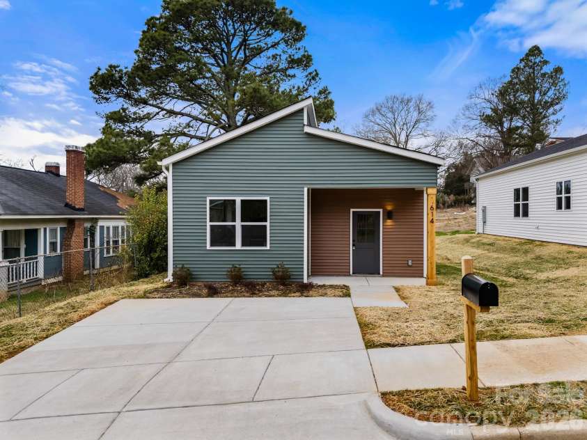614 4th Street, Albemarle, NC 28001.  MLS# CAR4335106, YatesRealty ID 4468. 