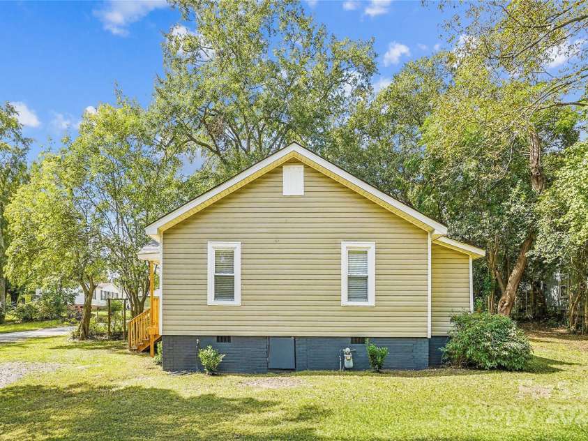 804 Sowell Street, Lancaster, SC 29720.  MLS# CAR4188430, YatesRealty ID 4468. 