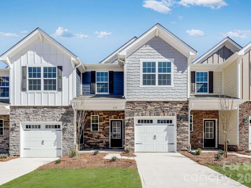 708 Sparano Loop, York, SC 29745.  MLS# CAR4415051, YatesRealty ID 44682. 
