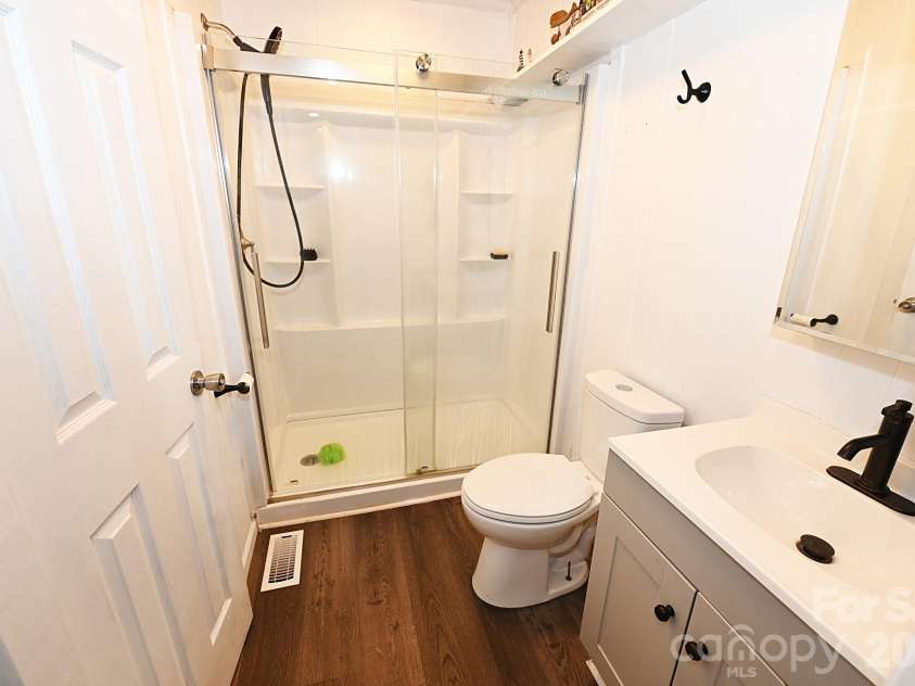 3392 Pearidge Road, Bostic, NC 28018.  MLS# CAR4414530, YatesRealty ID 44683. Bathroom