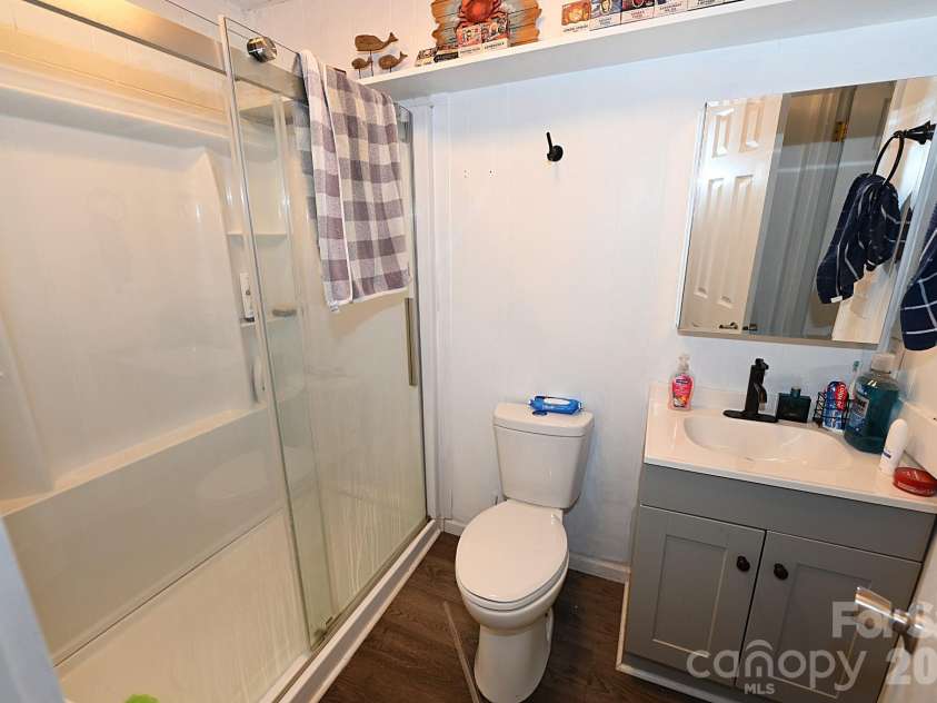 3392 Pearidge Road, Bostic, NC 28018.  MLS# CAR4414530, YatesRealty ID 44683. Bathroom