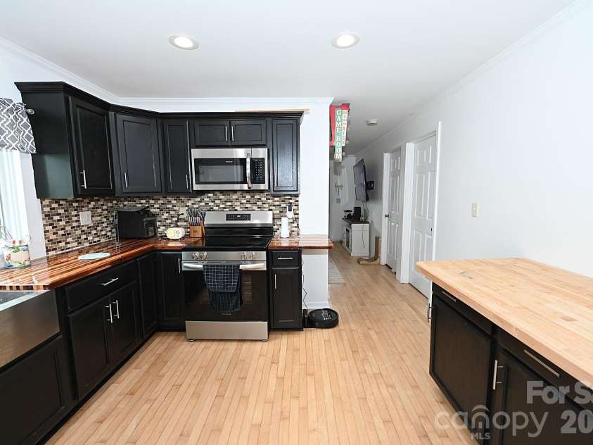 3392 Pearidge Road, Bostic, NC 28018.  MLS# CAR4414530, YatesRealty ID 44683. Kitchen