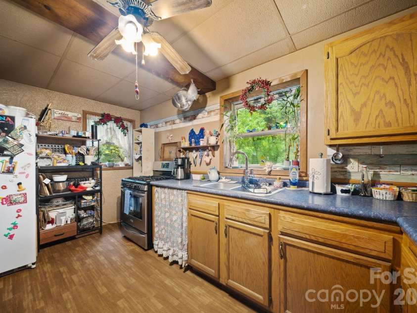 649 Monte Vista Road, Candler, NC 28715.  MLS# CAR4410166, YatesRealty ID 44684. 