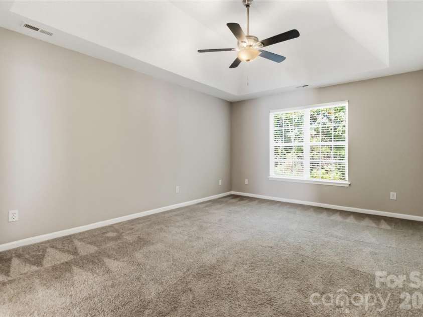 9611 Worley Drive, Charlotte, NC 28215.  MLS# CAR4415040, YatesRealty ID 44686. 