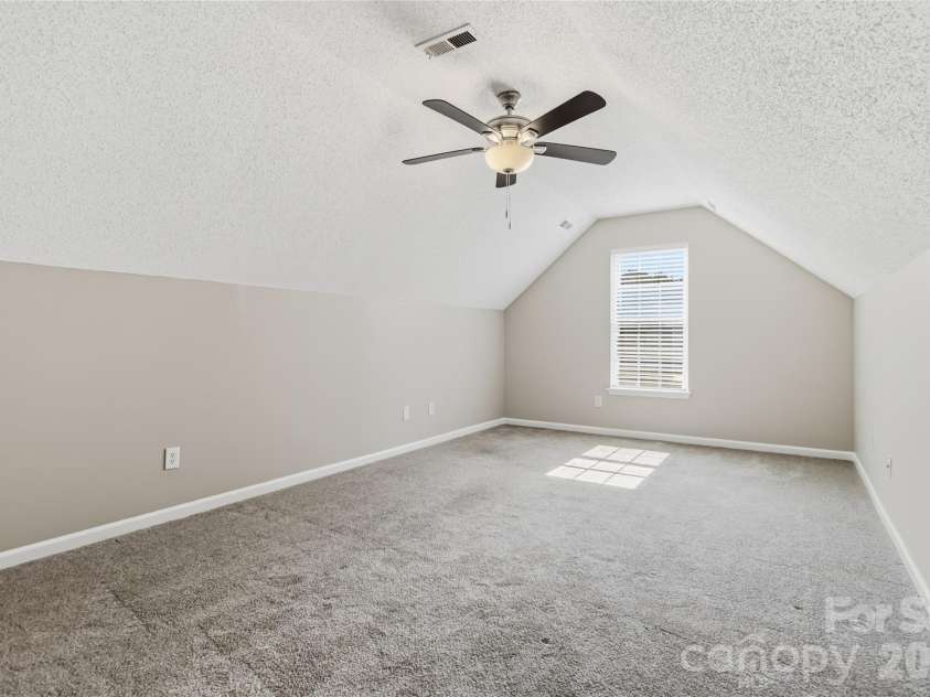 9611 Worley Drive, Charlotte, NC 28215.  MLS# CAR4415040, YatesRealty ID 44686. 
