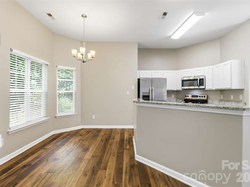 9611 Worley Drive, Charlotte, NC 28215.  MLS# CAR4415040, YatesRealty ID 44686. Breakfast Nook