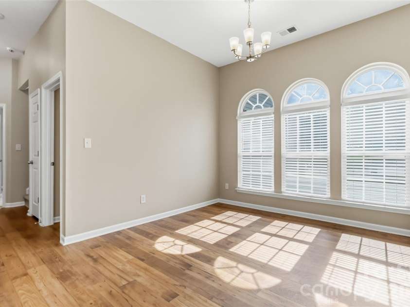 9611 Worley Drive, Charlotte, NC 28215.  MLS# CAR4415040, YatesRealty ID 44686. Dining Room