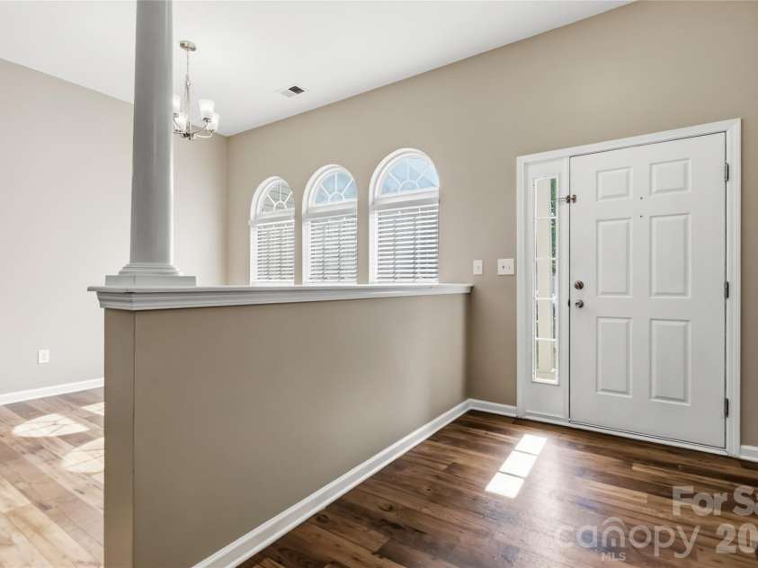 9611 Worley Drive, Charlotte, NC 28215.  MLS# CAR4415040, YatesRealty ID 44686. Entrance