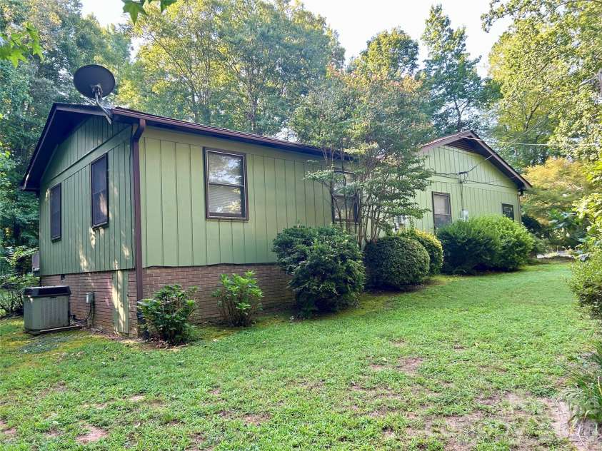 135 Davies Circle, Cleveland, NC 27013.  MLS# CAR4415052, YatesRealty ID 44688. 