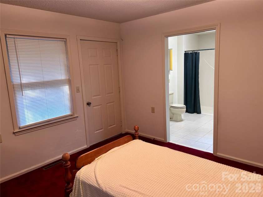 135 Davies Circle, Cleveland, NC 27013.  MLS# CAR4415052, YatesRealty ID 44688. 