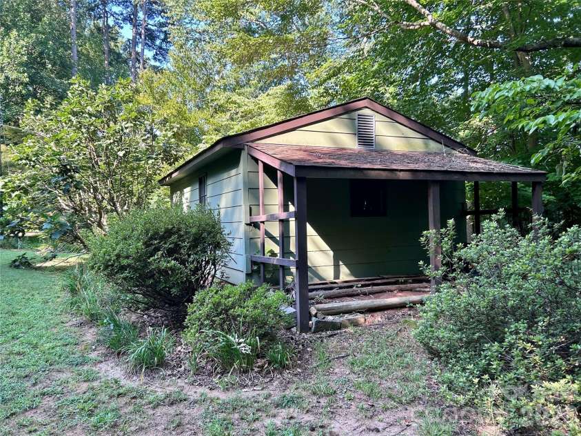 135 Davies Circle, Cleveland, NC 27013.  MLS# CAR4415052, YatesRealty ID 44688. 