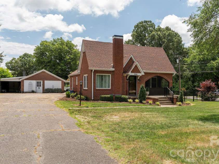 3308 16th Street, Hickory, NC 28601.  MLS# CAR4395211, YatesRealty ID 44689. 