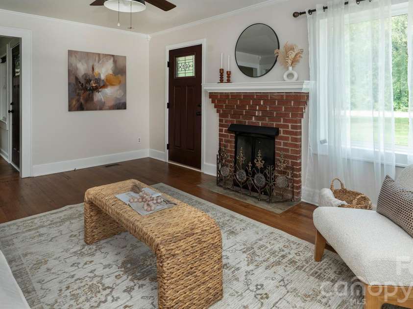 3308 16th Street, Hickory, NC 28601.  MLS# CAR4395211, YatesRealty ID 44689. 
