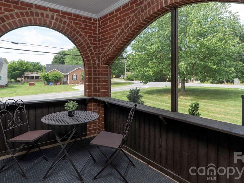 3308 16th Street, Hickory, NC 28601.  MLS# CAR4395211, YatesRealty ID 44689. 