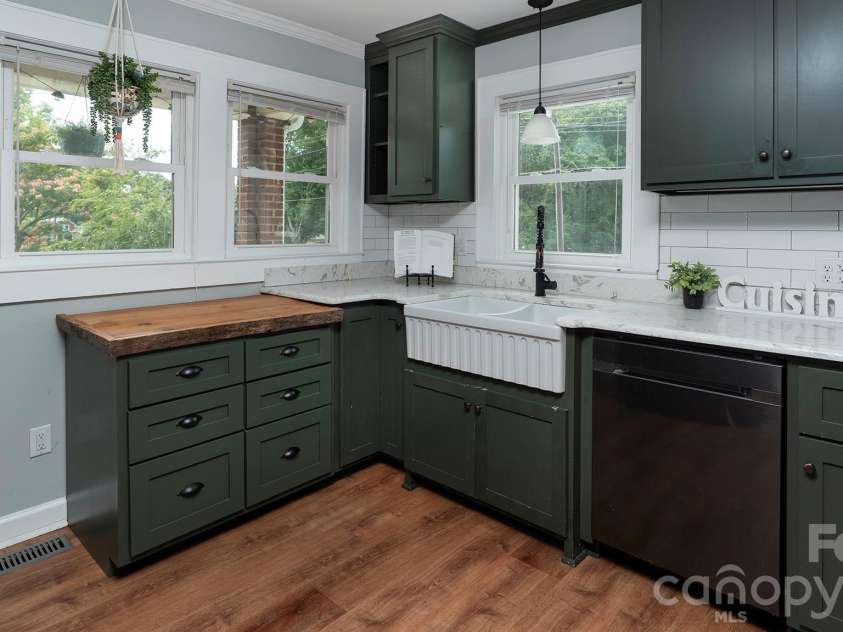3308 16th Street, Hickory, NC 28601.  MLS# CAR4395211, YatesRealty ID 44689. 