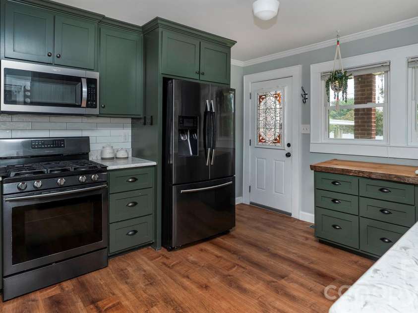 3308 16th Street, Hickory, NC 28601.  MLS# CAR4395211, YatesRealty ID 44689. 