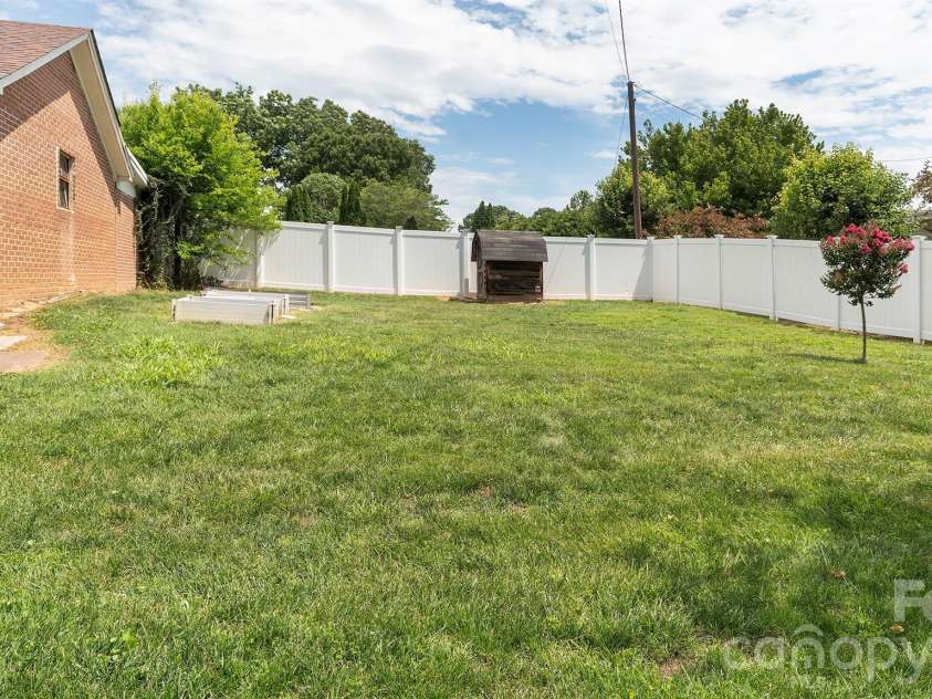 3308 16th Street, Hickory, NC 28601.  MLS# CAR4395211, YatesRealty ID 44689. 
