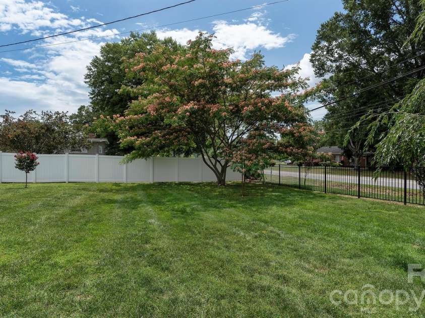 3308 16th Street, Hickory, NC 28601.  MLS# CAR4395211, YatesRealty ID 44689. 