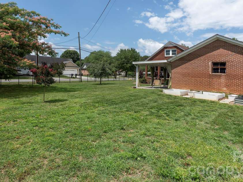 3308 16th Street, Hickory, NC 28601.  MLS# CAR4395211, YatesRealty ID 44689. 