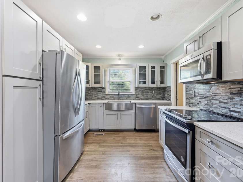 355 Swink Avenue, Salisbury, NC 28147.  MLS# CAR4402977, YatesRealty ID 44690. 