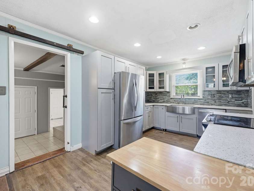 355 Swink Avenue, Salisbury, NC 28147.  MLS# CAR4402977, YatesRealty ID 44690. 