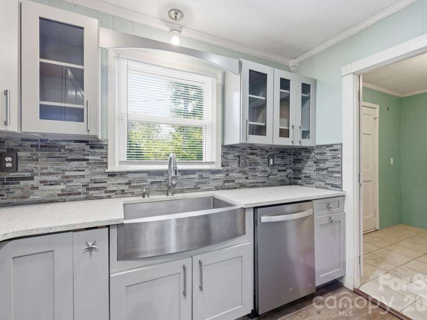 355 Swink Avenue, Salisbury, NC 28147.  MLS# CAR4402977, YatesRealty ID 44690. 