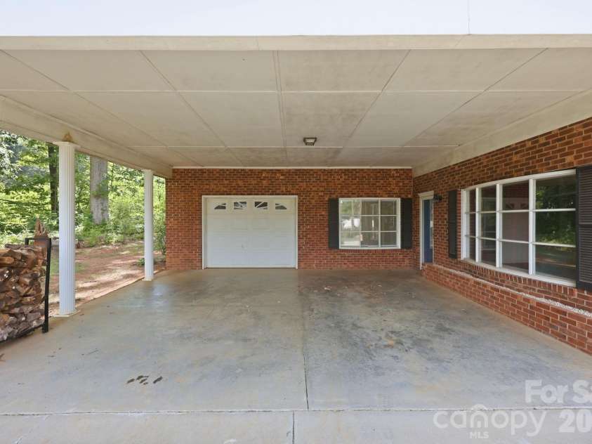 355 Swink Avenue, Salisbury, NC 28147.  MLS# CAR4402977, YatesRealty ID 44690. 