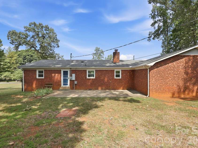 355 Swink Avenue, Salisbury, NC 28147.  MLS# CAR4402977, YatesRealty ID 44690. 