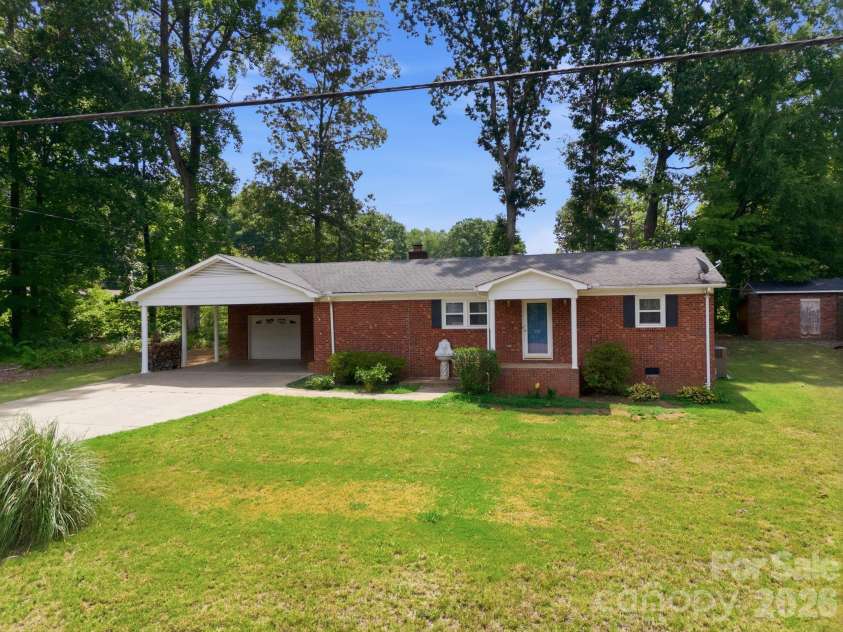 355 Swink Avenue, Salisbury, NC 28147.  MLS# CAR4402977, YatesRealty ID 44690. 