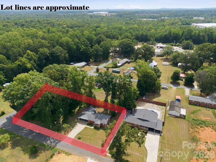 355 Swink Avenue, Salisbury, NC 28147.  MLS# CAR4402977, YatesRealty ID 44690. 