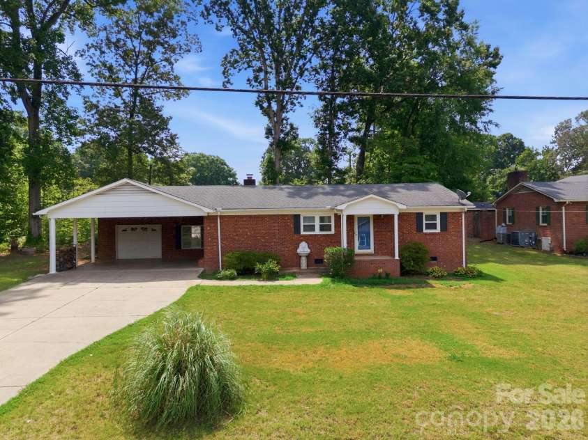 355 Swink Avenue, Salisbury, NC 28147.  MLS# CAR4402977, YatesRealty ID 44690. 