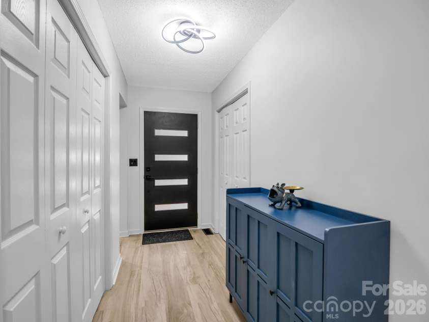 89 Hillview Circle, Brevard, NC 28712.  MLS# CAR4414066, YatesRealty ID 44693. 
