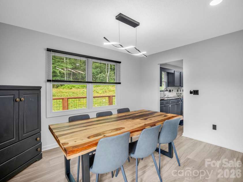 89 Hillview Circle, Brevard, NC 28712.  MLS# CAR4414066, YatesRealty ID 44693. 